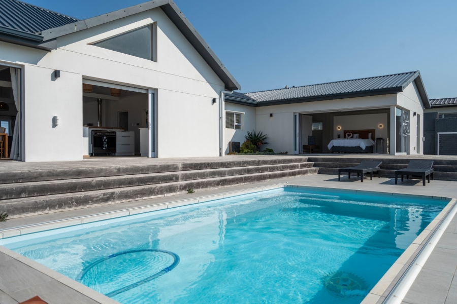 4 Bedroom Property for Sale in West Beach Eastern Cape